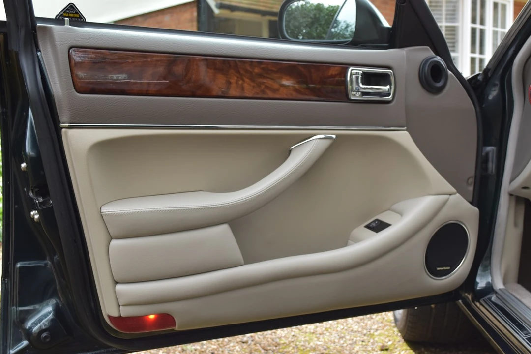 1996 Jaguar X300 XJ - Image 30 of 30
