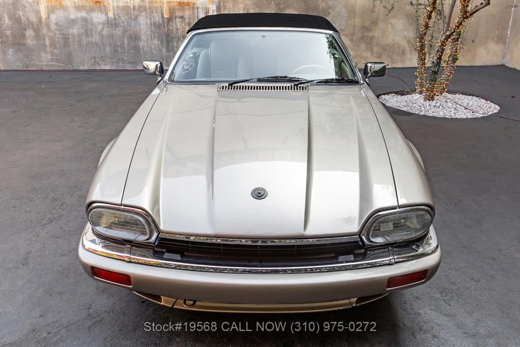 1996 Jaguar X300 XJ - Image 9 of 12