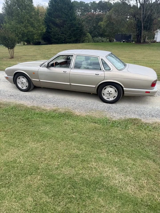 1996 Jaguar X300 XJ - Image 2 of 8