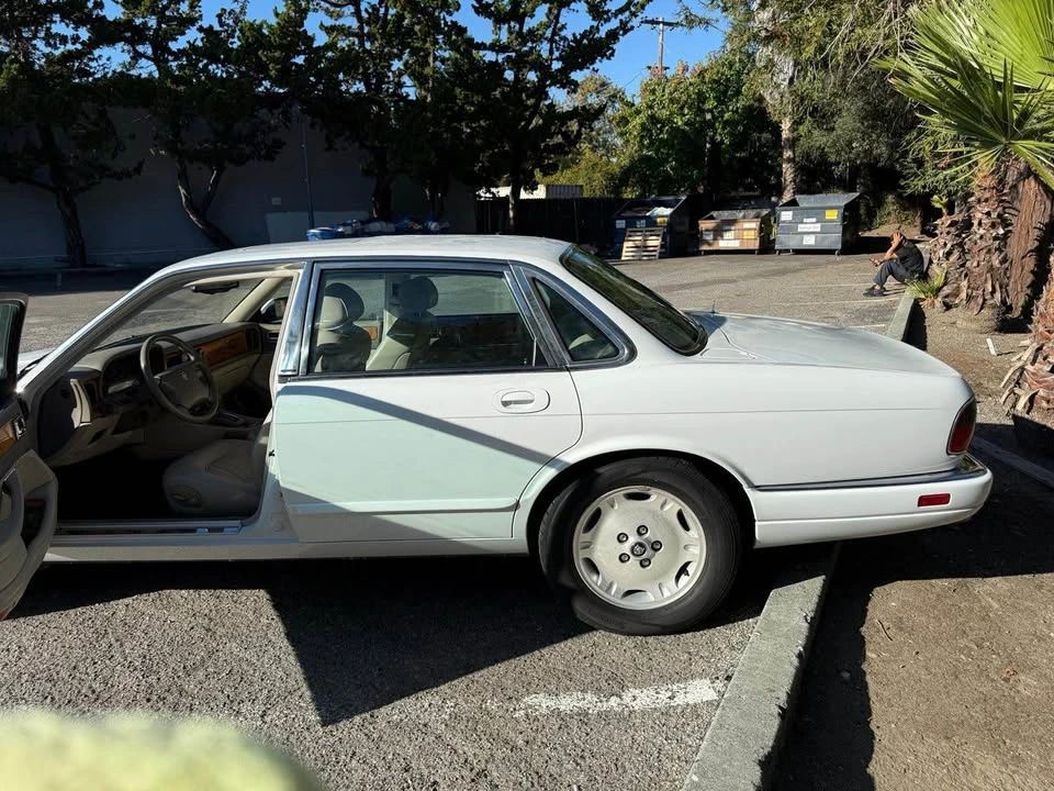 1996 Jaguar X300 XJ - Image 5 of 11