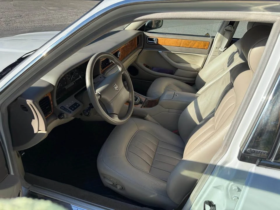 1996 Jaguar X300 XJ - Image 6 of 11