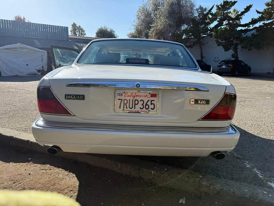 1996 Jaguar X300 XJ - Image 2 of 11