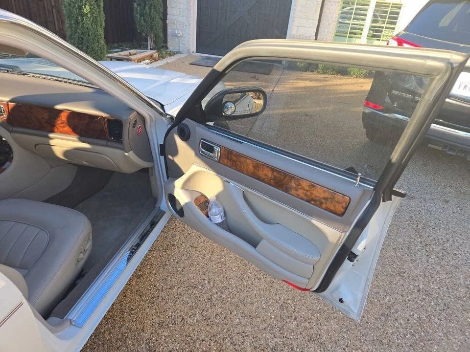 1996 Jaguar X300 XJ - Image 15 of 20