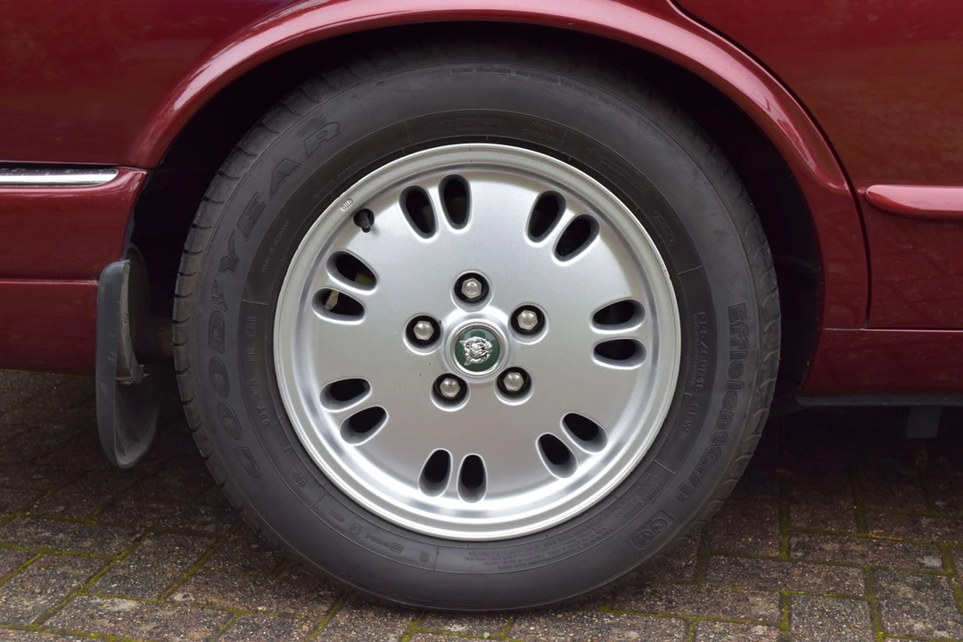 1996 Jaguar X300 XJ - Image 17 of 30