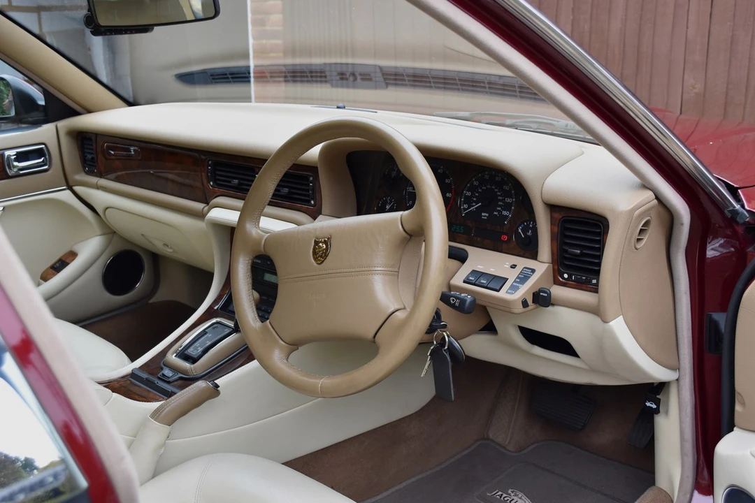 1996 Jaguar X300 XJ - Image 22 of 30