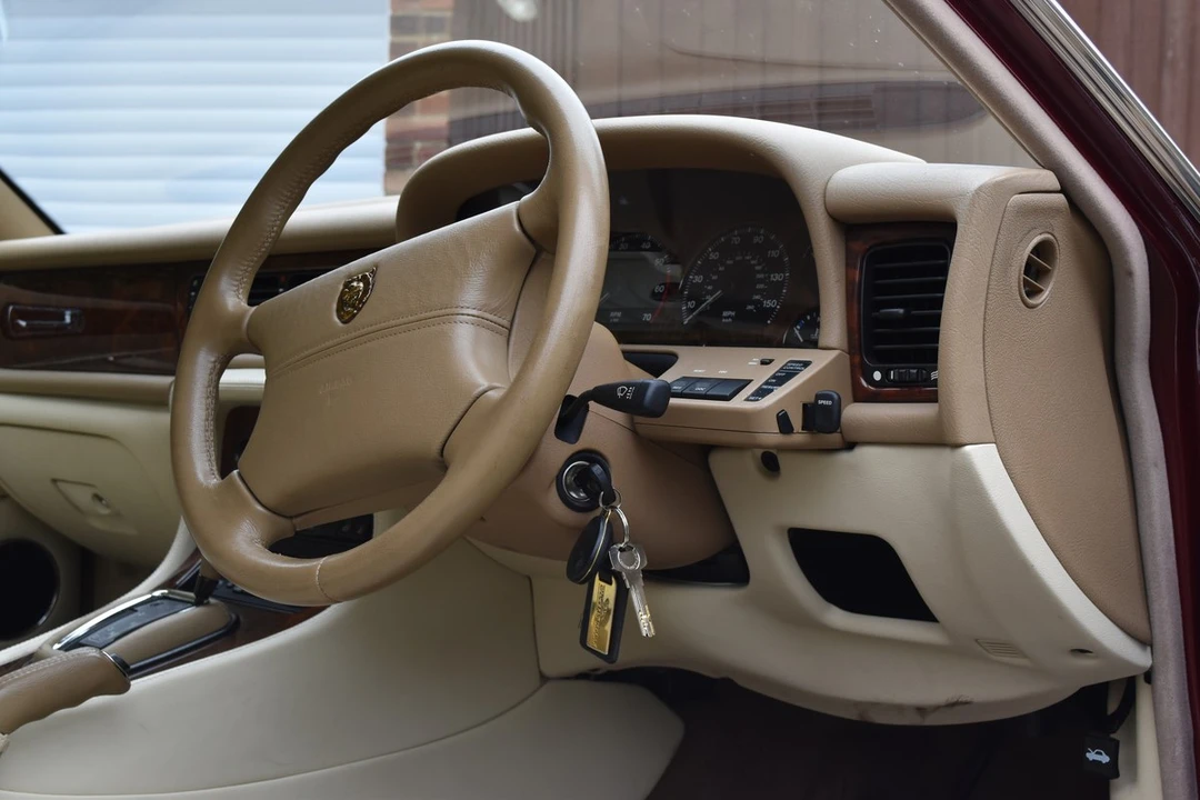 1996 Jaguar X300 XJ - Image 24 of 30