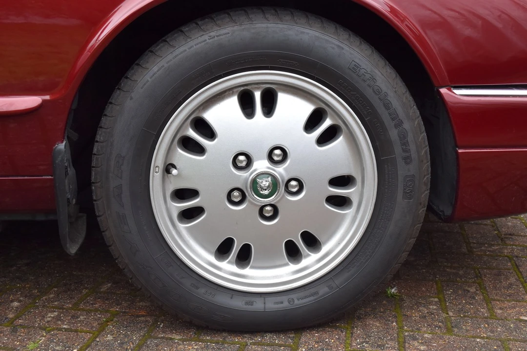 1996 Jaguar X300 XJ - Image 18 of 30