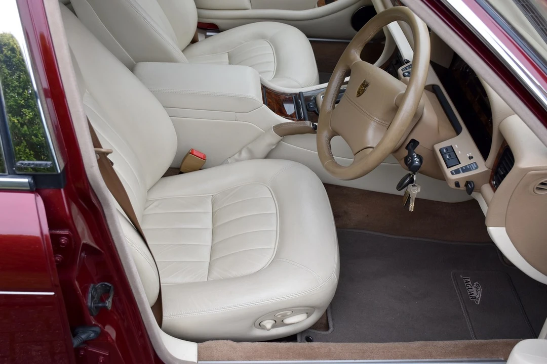 1996 Jaguar X300 XJ - Image 28 of 30