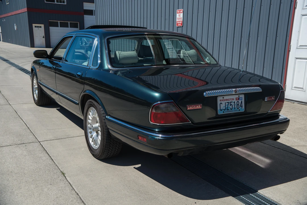 1996 Jaguar X300 XJ - Image 9 of 31