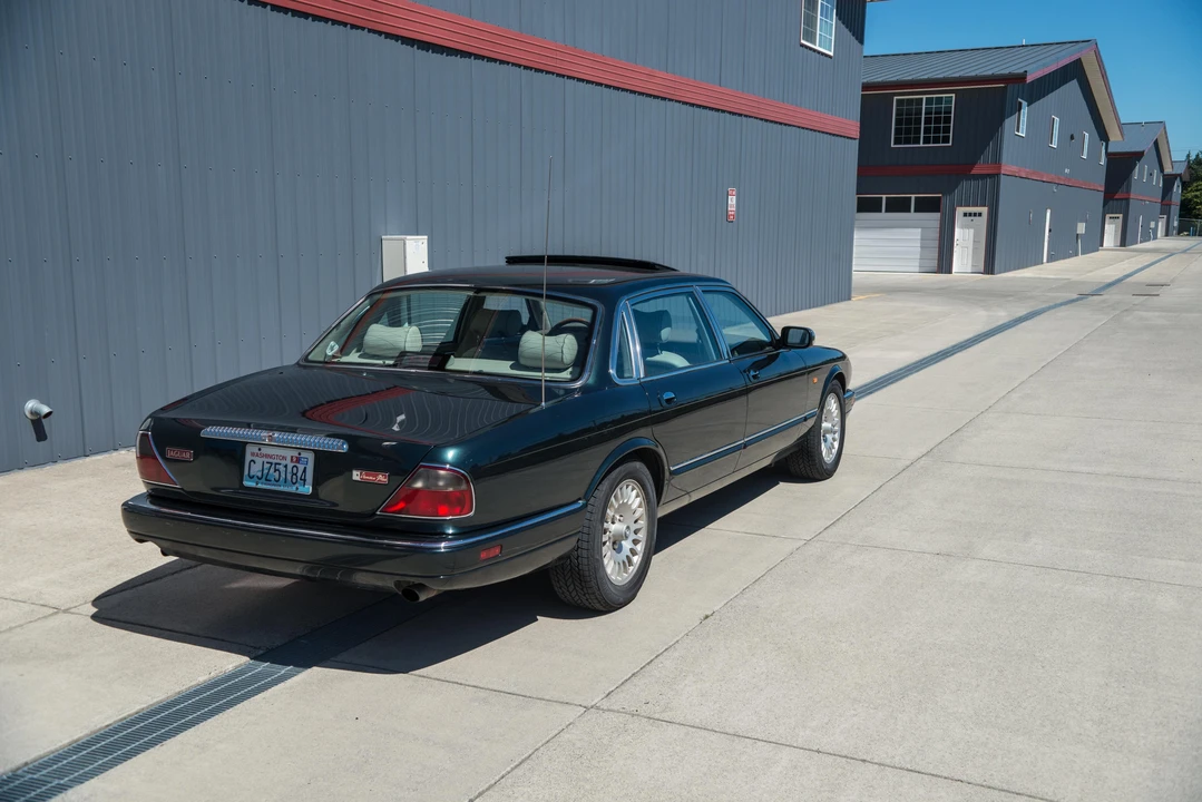 1996 Jaguar X300 XJ - Image 11 of 31