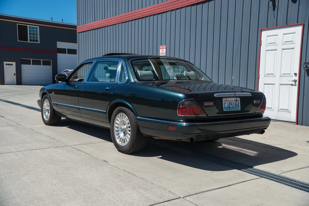 1996 Jaguar X300 XJ - Image 10 of 31