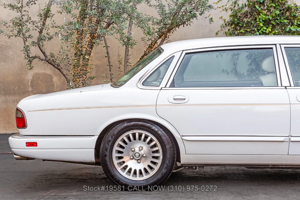 1996 Jaguar X300 XJ - Image 10 of 12