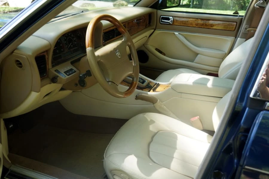 1996 Jaguar X300 XJ - Image 4 of 12