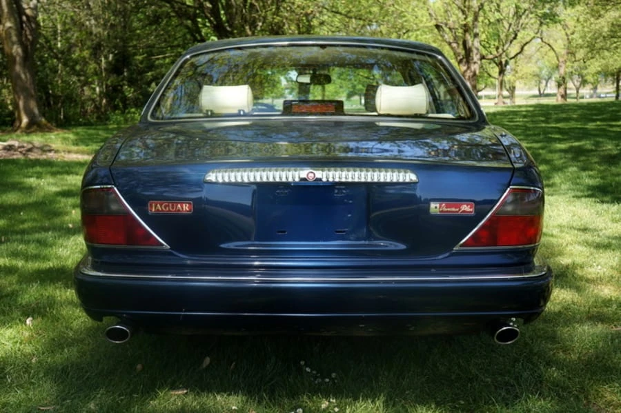 1996 Jaguar X300 XJ - Image 9 of 12