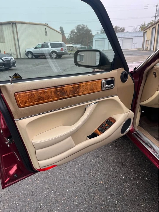 1996 Jaguar X300 XJ - Image 8 of 17