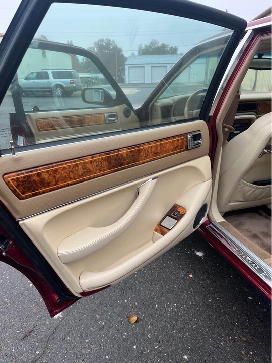 1996 Jaguar X300 XJ - Image 9 of 17