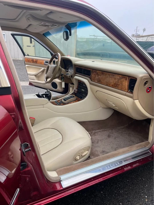 1996 Jaguar X300 XJ - Image 12 of 17