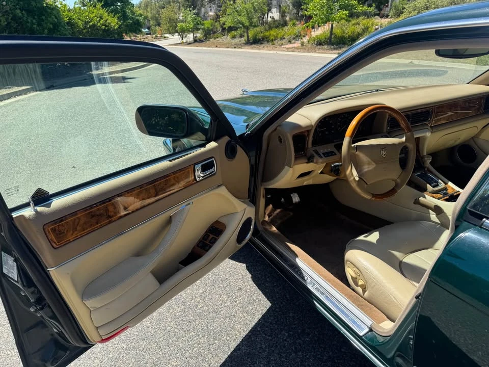1996 Jaguar X300 XJ - Image 9 of 14