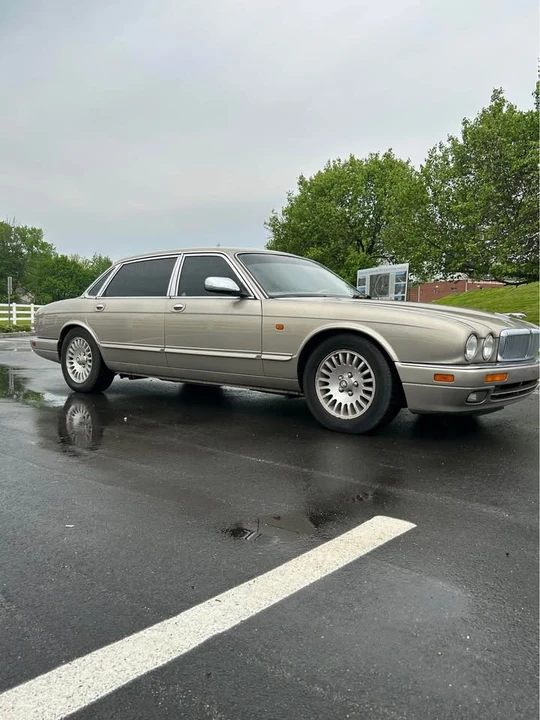 1996 Jaguar X300 XJ - Image 2 of 10
