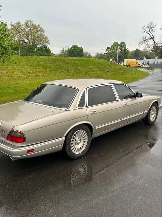 1996 Jaguar X300 XJ - Image 6 of 10