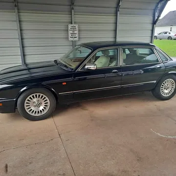 1996 Jaguar XJ Vanden Plas Sedan 4D