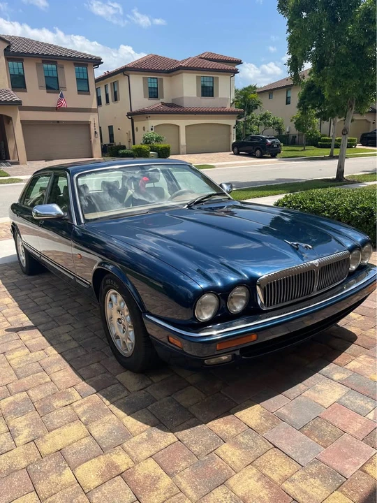 1996 Jaguar X300 XJ - Image 2 of 12