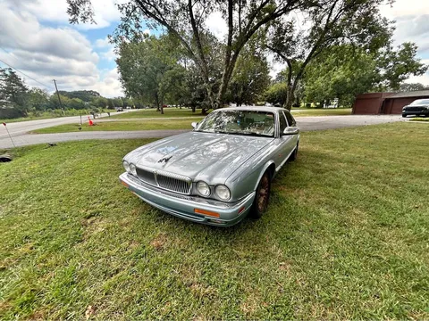 1996 Jaguar XJ Vanden Plas Sedan 4D