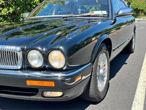 1996 Jaguar XJ Vanden Plas Sedan 4D
