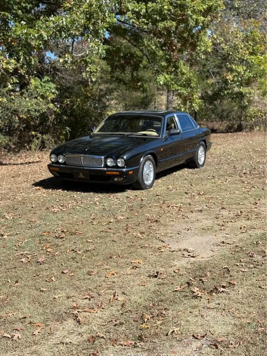 1996 Jaguar X300 XJ - Image 2 of 10