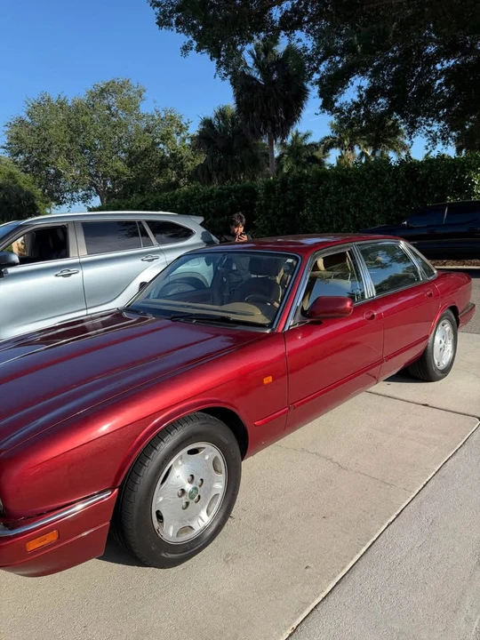 1996 Jaguar X300 XJ - Image 3 of 11