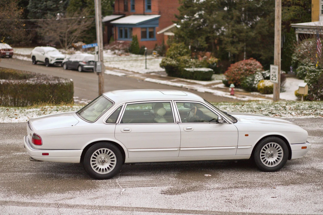 1996 Jaguar X300 XJ - Image 13 of 31
