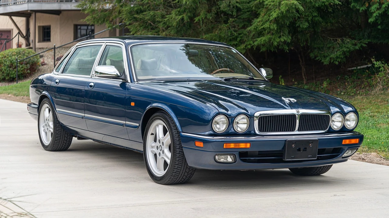1996 Jaguar X300 XJ - Image 11 of 31