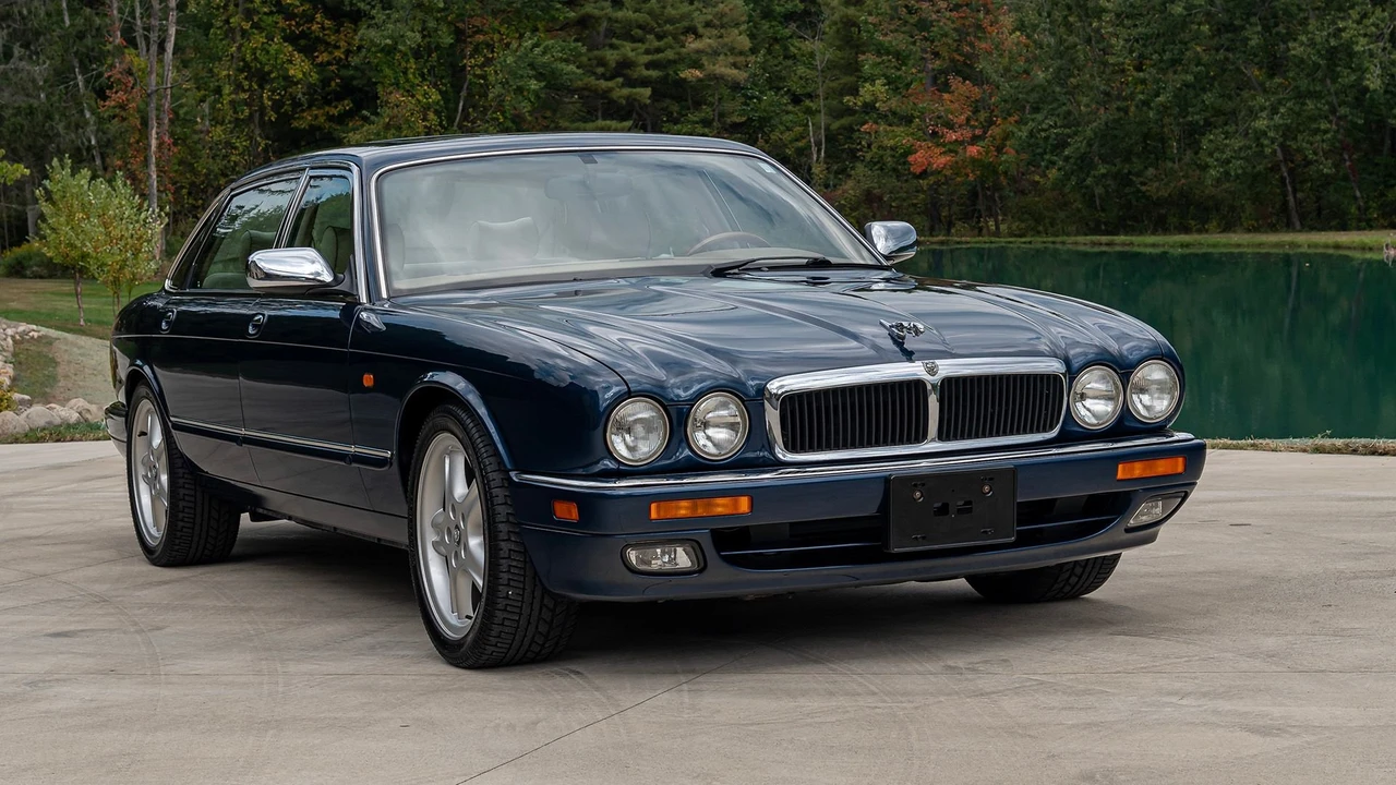1996 Jaguar X300 XJ - Image 13 of 31