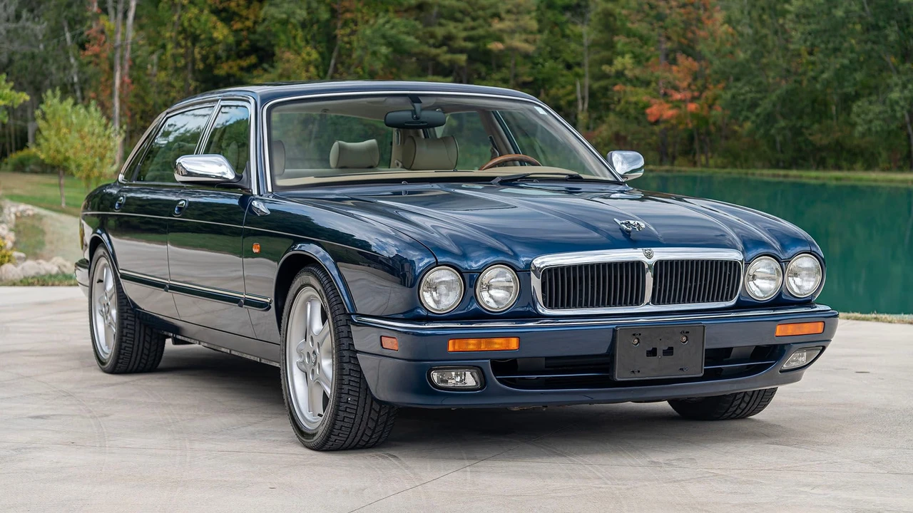 1996 Jaguar X300 XJ - Image 10 of 31