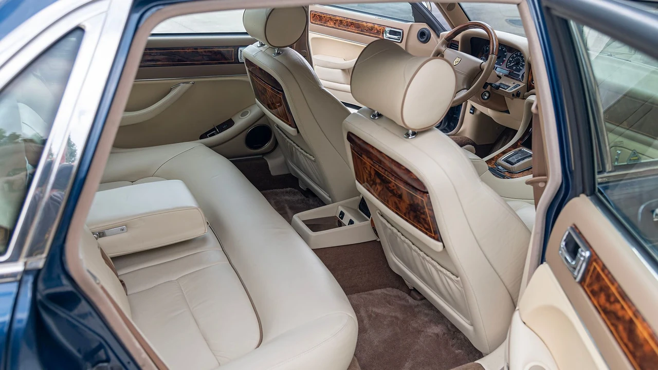 1996 Jaguar X300 XJ - Image 2 of 31