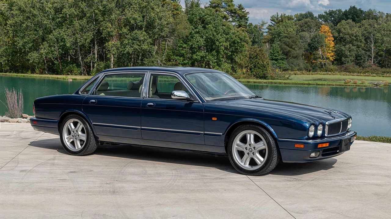 1996 Jaguar X300 XJ - Image 14 of 31
