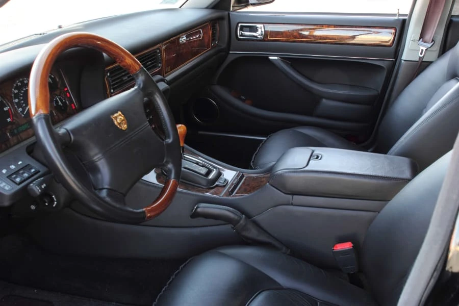 1996 Jaguar X300 XJ - Image 4 of 12