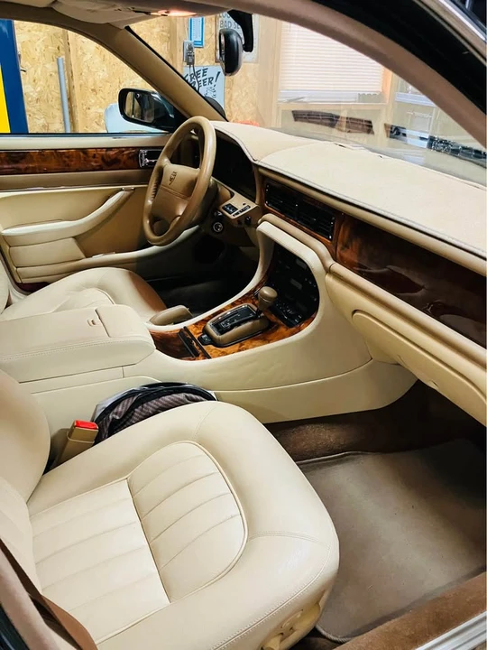 1996 Jaguar X300 XJ - Image 2 of 3
