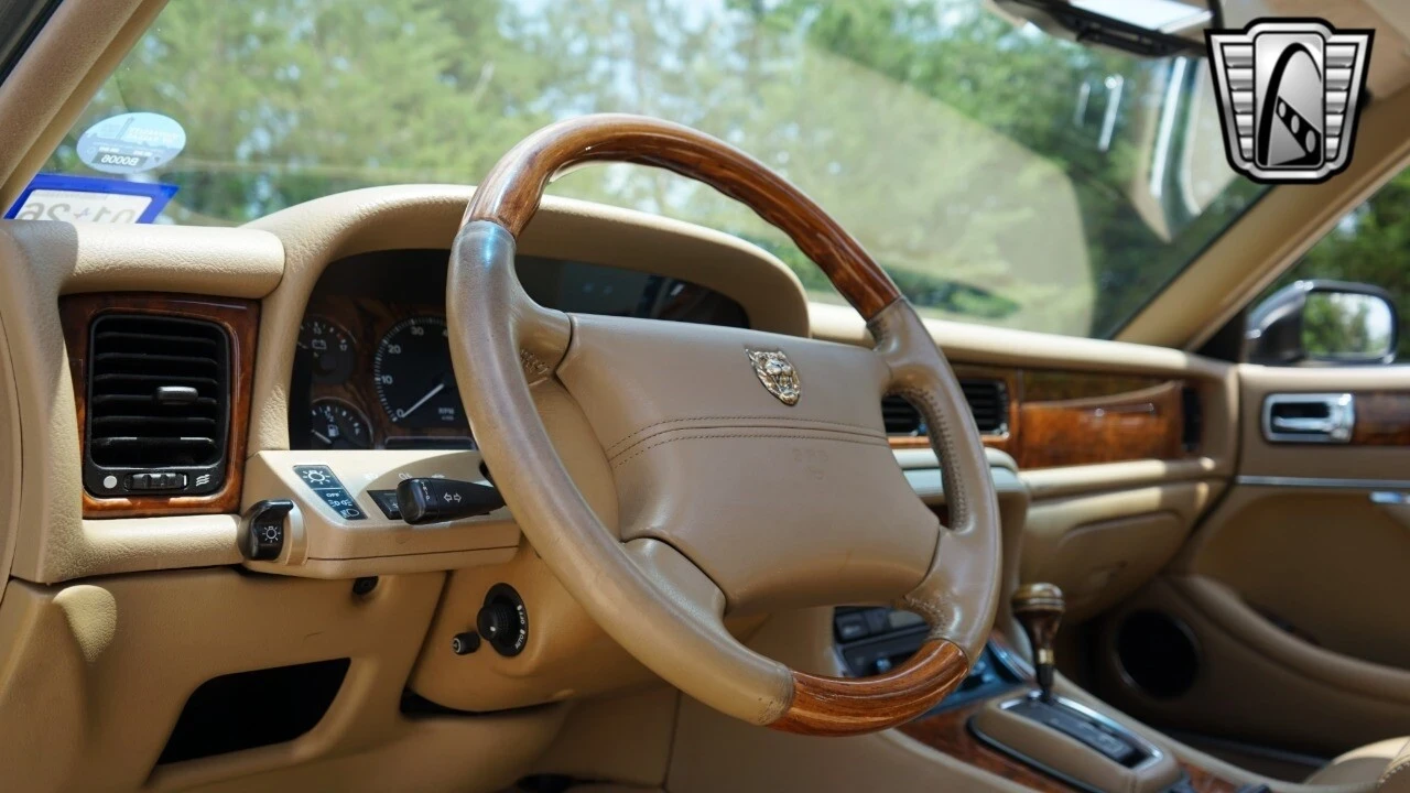 1996 Jaguar X300 XJ - Image 18 of 21