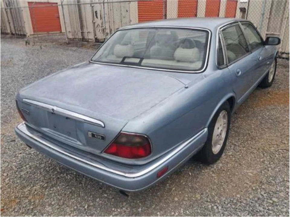 1996 Jaguar X300 XJ - Image 10 of 10