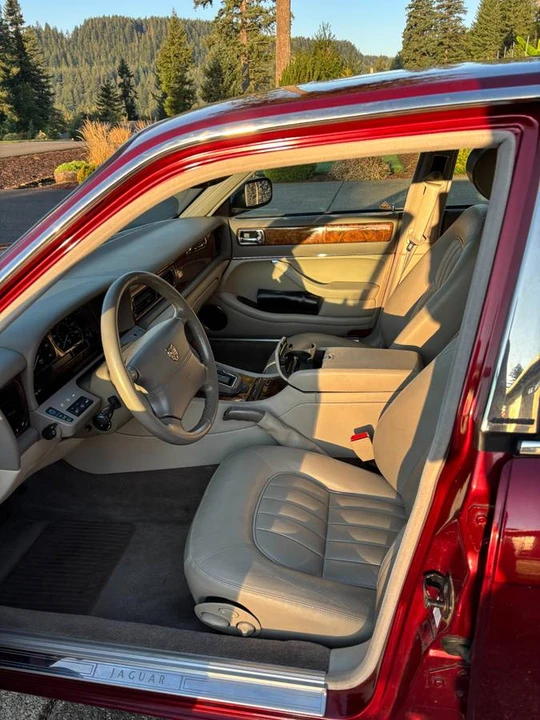 1996 Jaguar X300 XJ - Image 8 of 14