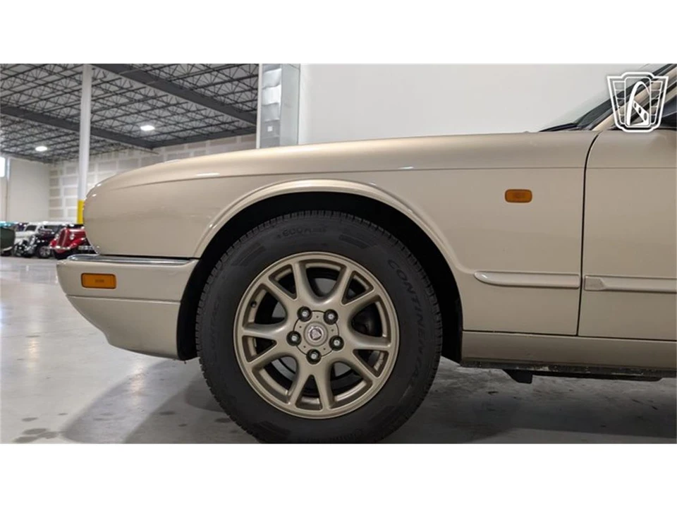 1996 Jaguar X300 XJ - Image 26 of 31