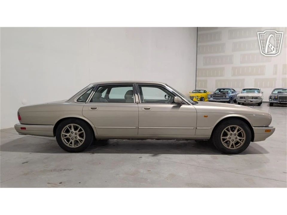 1996 Jaguar X300 XJ - Image 17 of 31