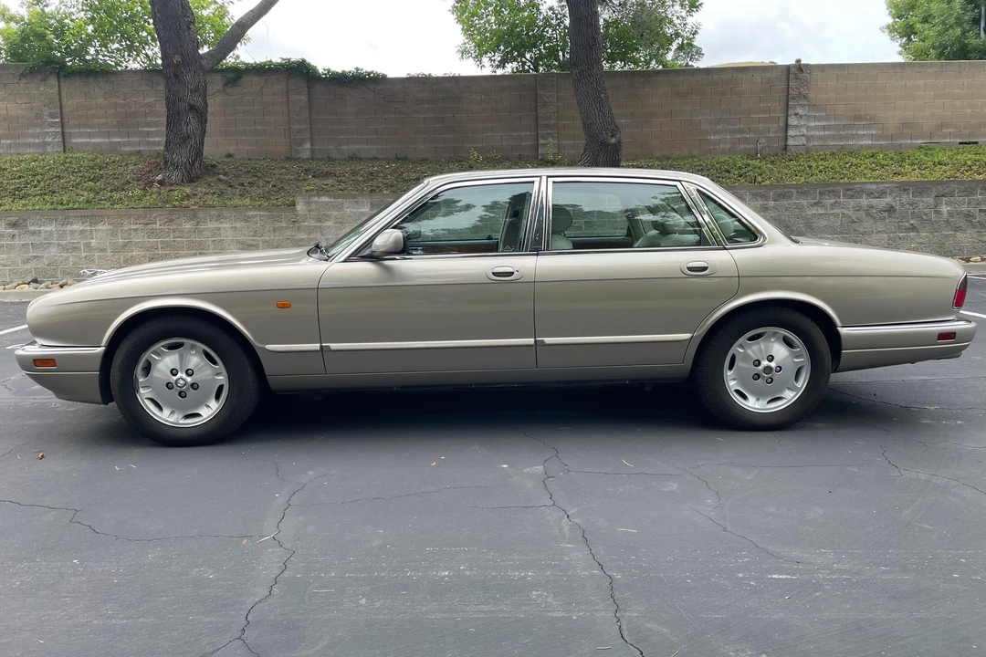 1996 Jaguar X300 XJ - Image 3 of 31