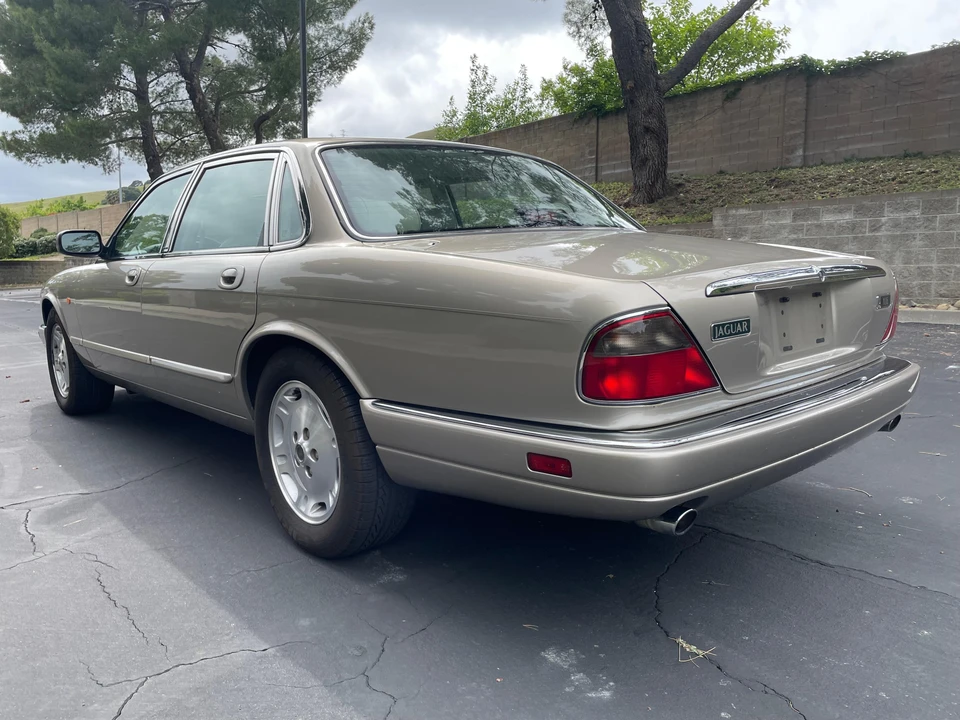 1996 Jaguar X300 XJ - Image 8 of 31