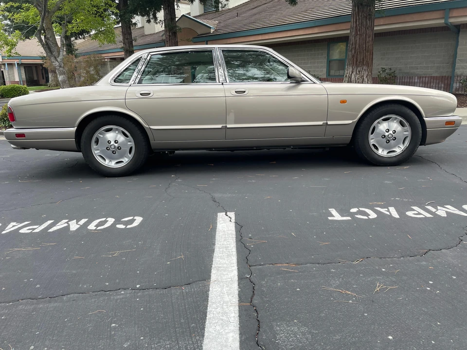 1996 Jaguar X300 XJ - Image 12 of 31
