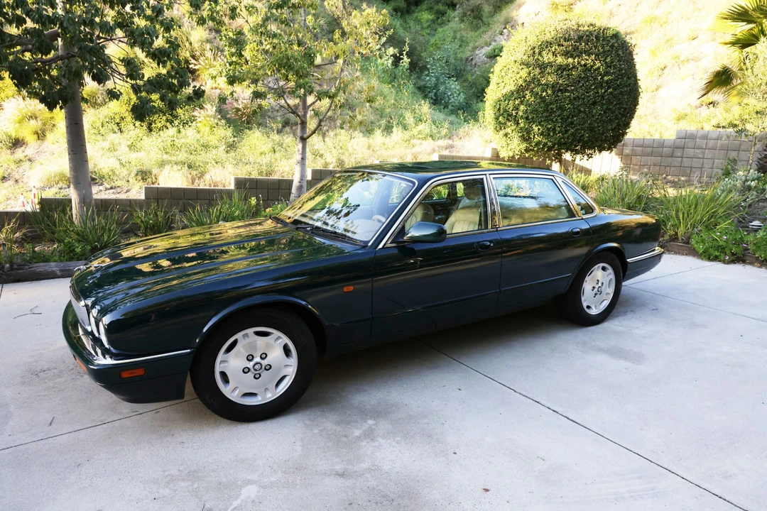 1996 Jaguar X300 XJ - Image 2 of 31
