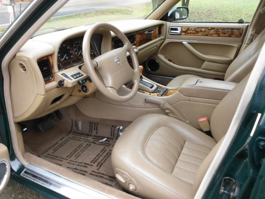 1996 Jaguar X300 XJ - Image 2 of 6