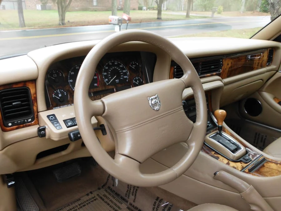 1996 Jaguar X300 XJ - Image 4 of 6