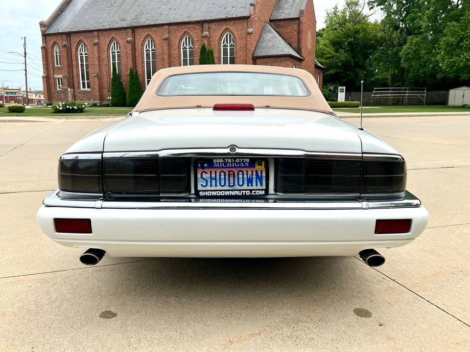 1996 Jaguar X300 XJ - Image 6 of 12